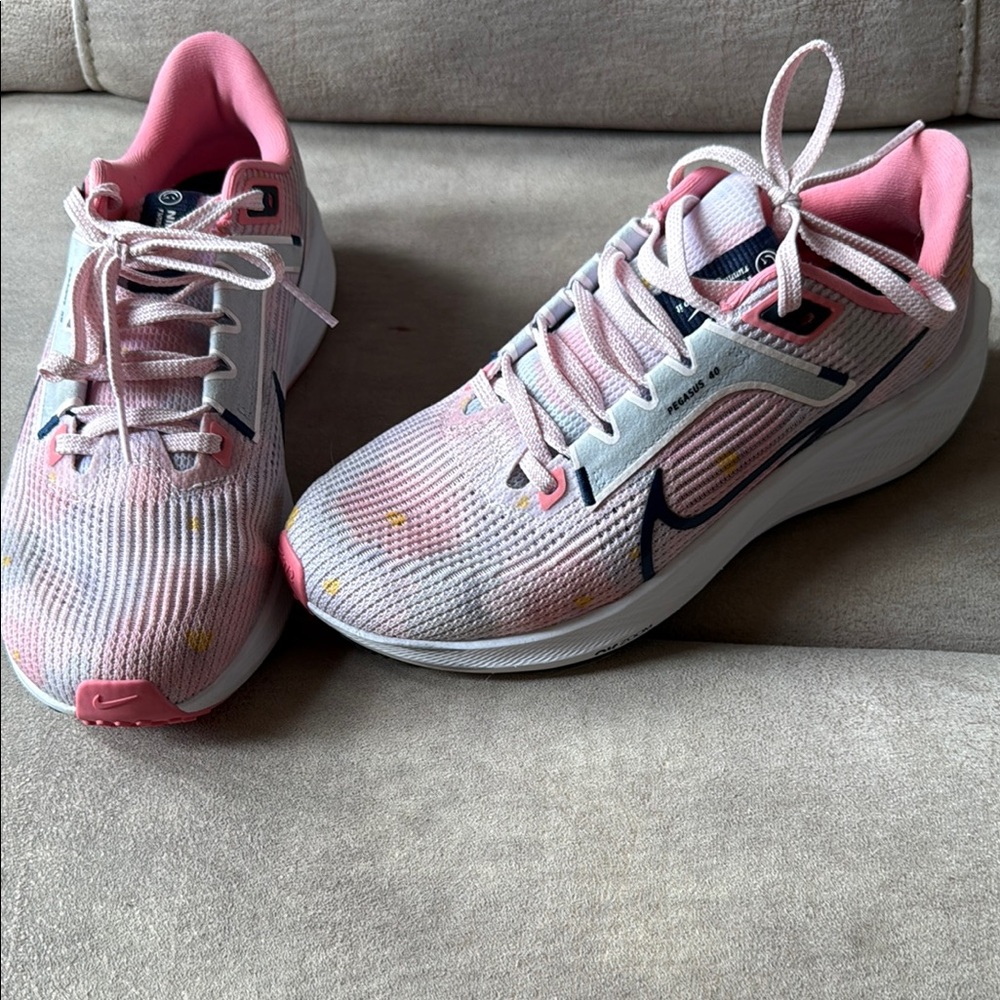Nike Pegasus 40 size 6.5 worn once